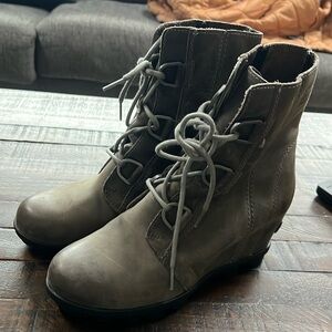 Sorel Joan of arc grey wedge boot